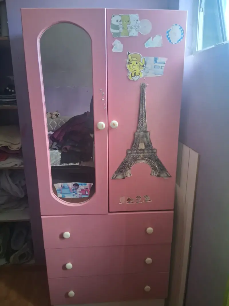 Ropero infantil rosa con espejo y cajones - 1