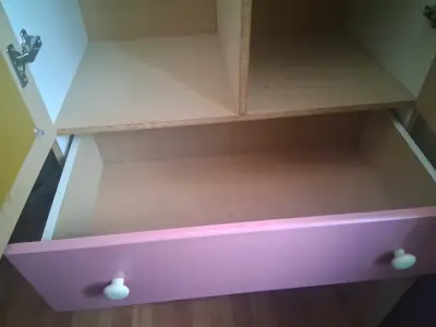 Ropero infantil rosa con espejo y cajones - miniatura 4