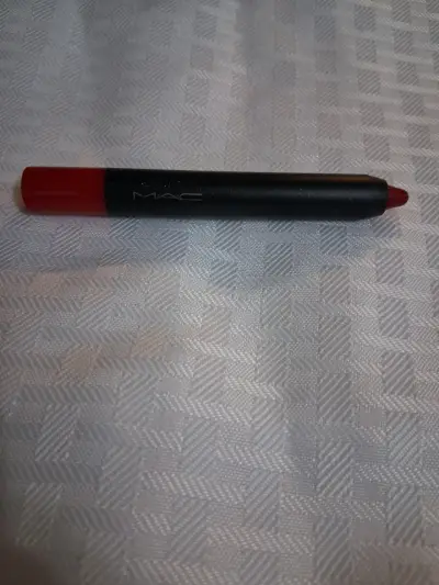 Lápiz labial MAC Velvetease rojo intenso - miniatura 4