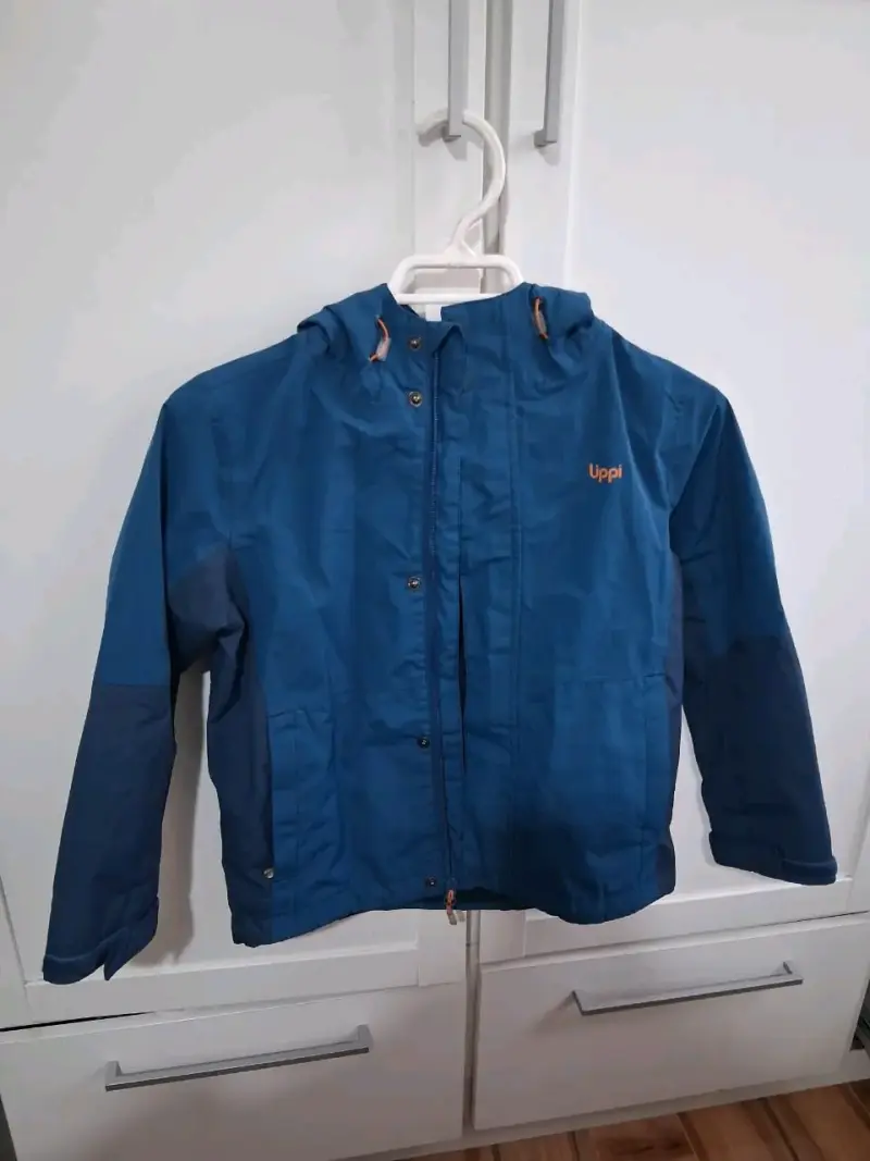 Chaqueta impermeable azul para niños lippí