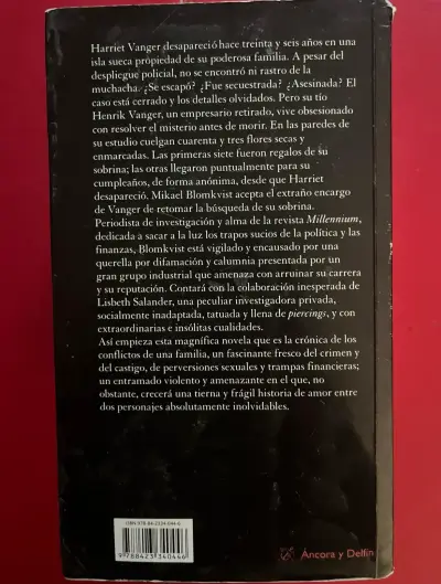 Libro 'Los hombres que no amaban a las mujeres' de Stieg Larsson - miniatura 6