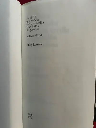 Libro 'La chica que soñaba con una cerilla y un bidón de gasolina' de Stieg Larsson - miniatura 5