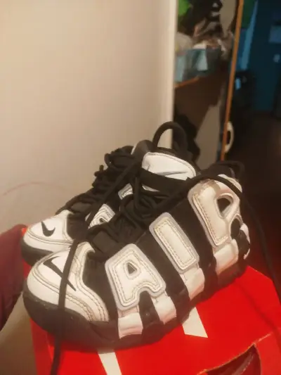 Zapatillas Nike Air More Uptempo PS blancas y negras - miniatura 1