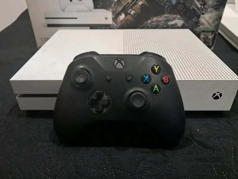 Consola Xbox One S 1TB - 4