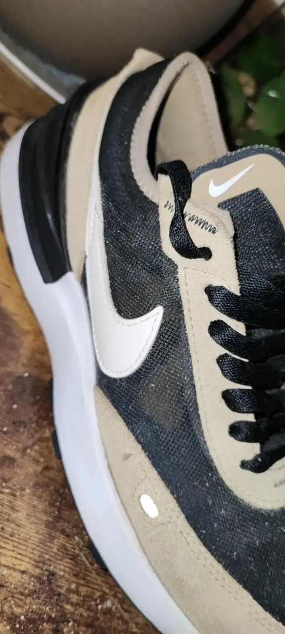 Zapatillas deportivas Nike negras y beige - 2