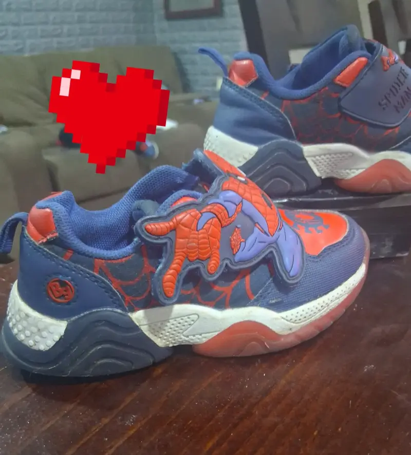 Zapatillas infantiles de Spiderman azul y rojo - 2