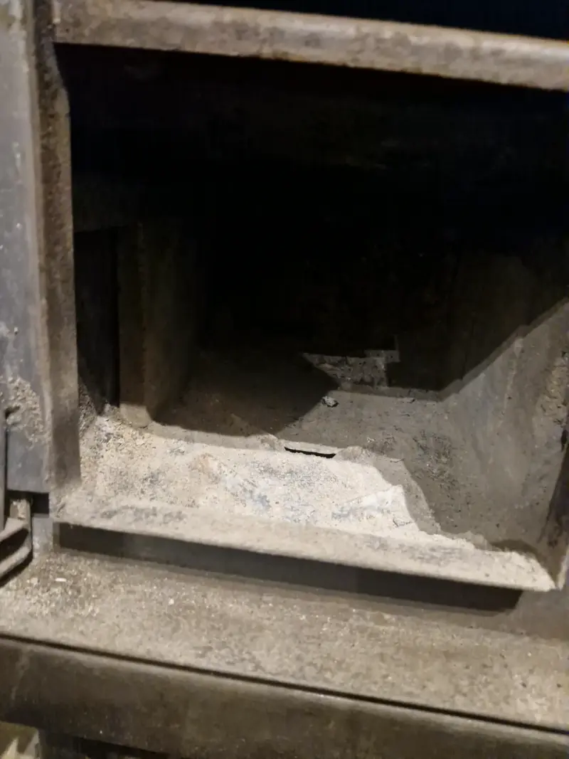 Estufa a leña de hierro fundido usada - 2