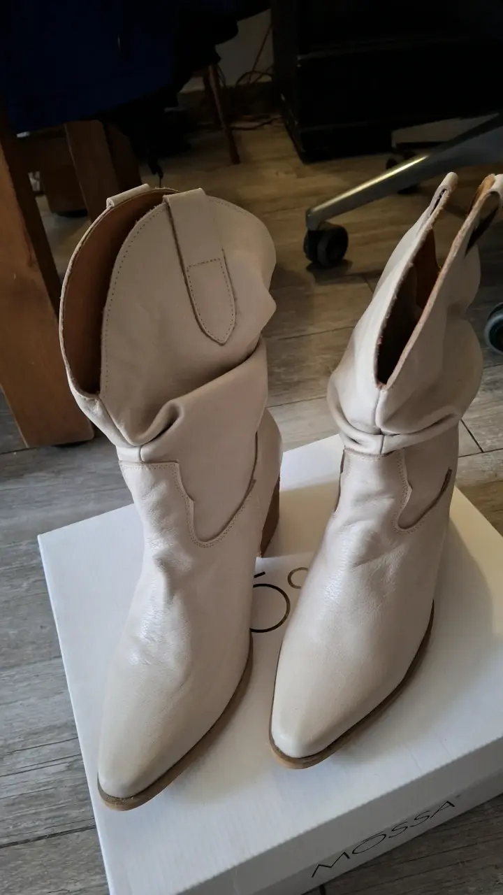 Botines de cuero beige Mossa con taco - 2