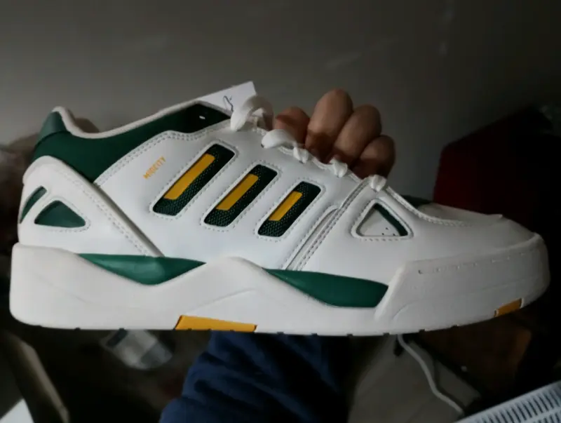 Zapatillas Adidas Midcity Low blancas - 3