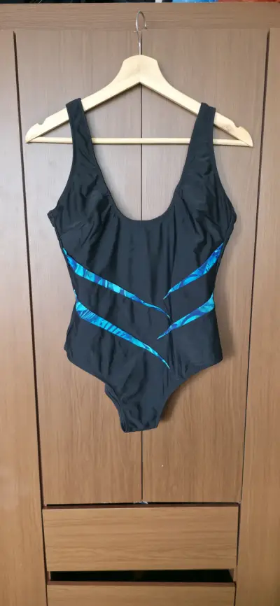 Traje de baño negro con detalles azules - miniatura 1