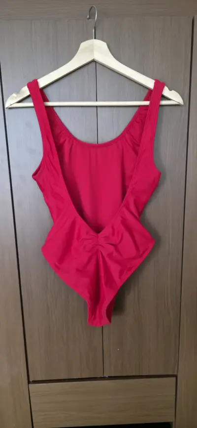 Traje de baño rojo para mujer - miniatura 2
