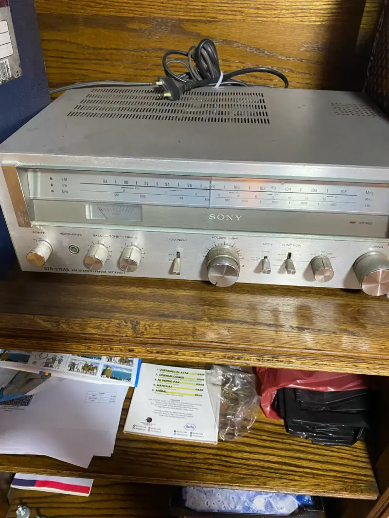Receptor estéreo vintage Sony STR-212AS - 2
