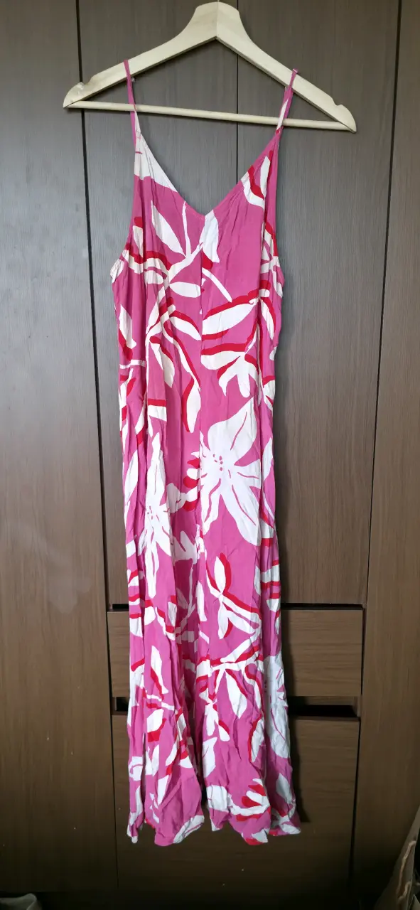 Vestido largo floral rosa y blanco