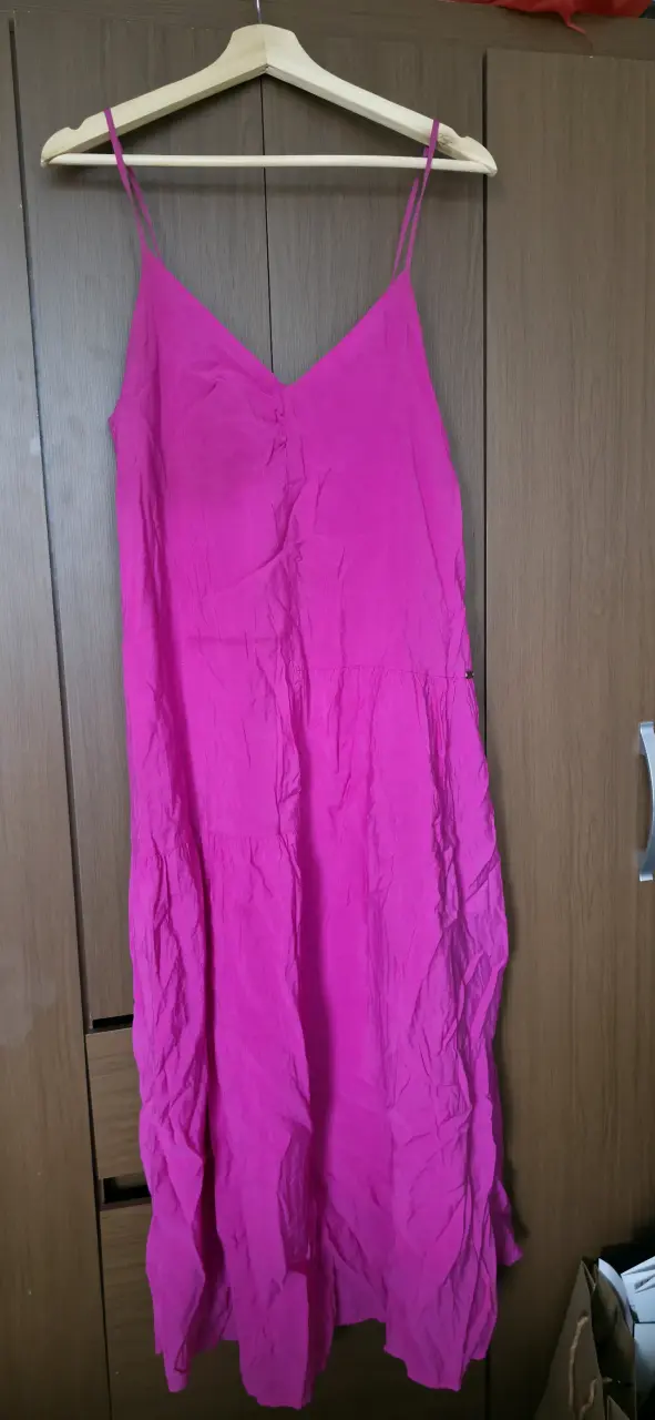 Vestido fucsia de tirantes Umbrale