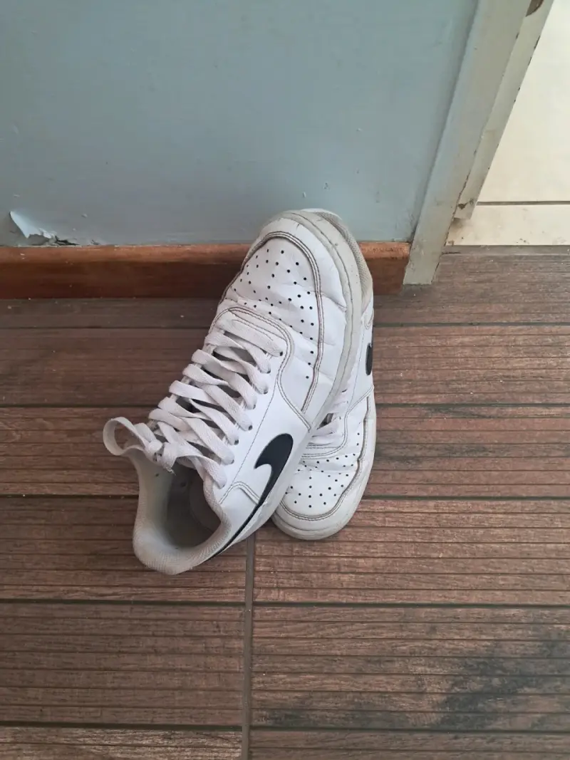 Zapatillas deportivas blancas Nike usadas