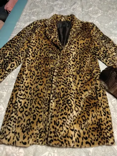 Abrigo de Leopardo para Mujer en Buen Estado - miniatura 1
