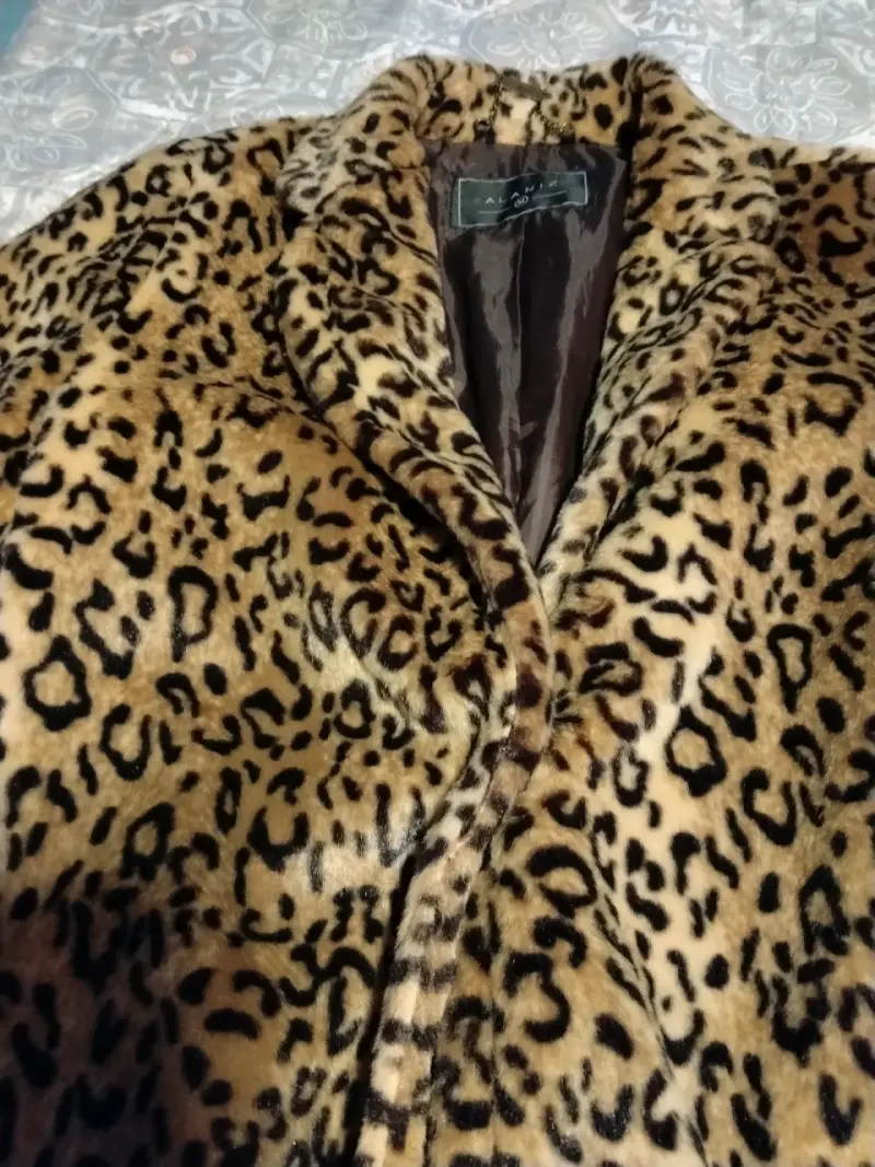 Abrigo de Leopardo para Mujer en Buen Estado - 3