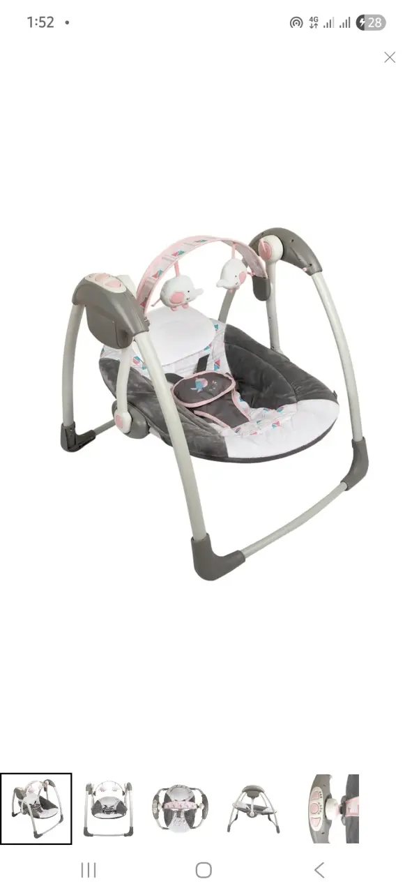 Mecedora infanti con juguetes colgantes