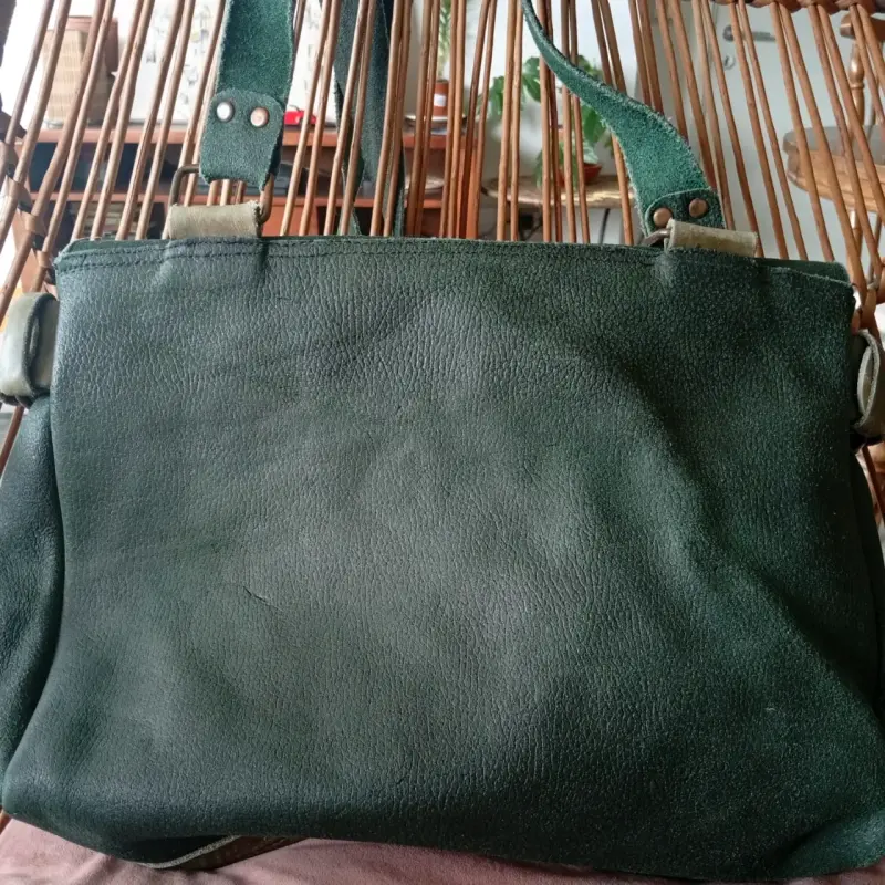 Bolso de cuero verde vintage con hebillas - 3