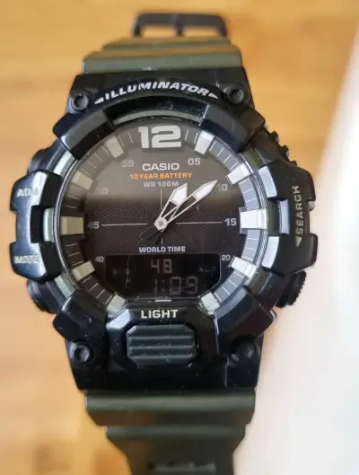 Reloj Casio Illuminator con Batería de 10 Años - miniatura 1