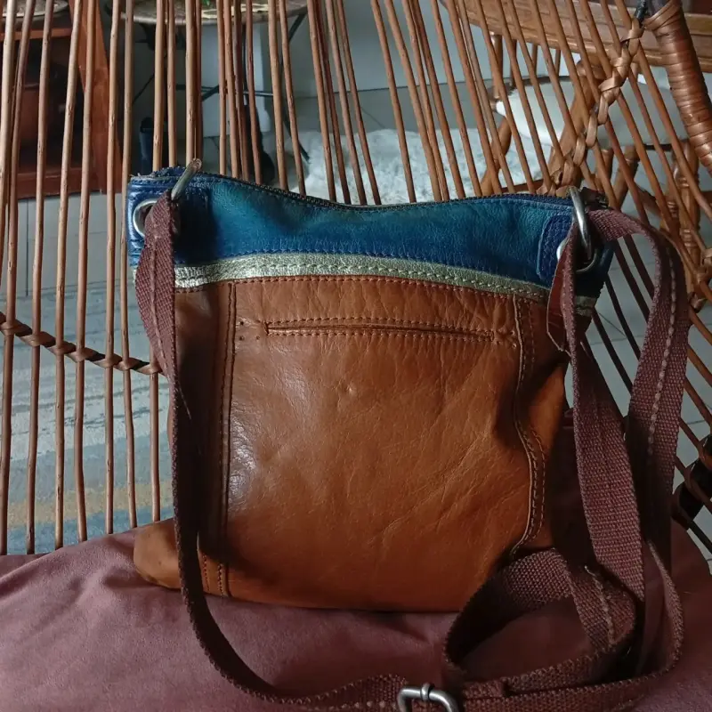 Bolso de cuero The Sak marrón y azul. - 2