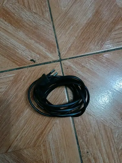 Monitor Samsung con control remoto y cable - miniatura 1