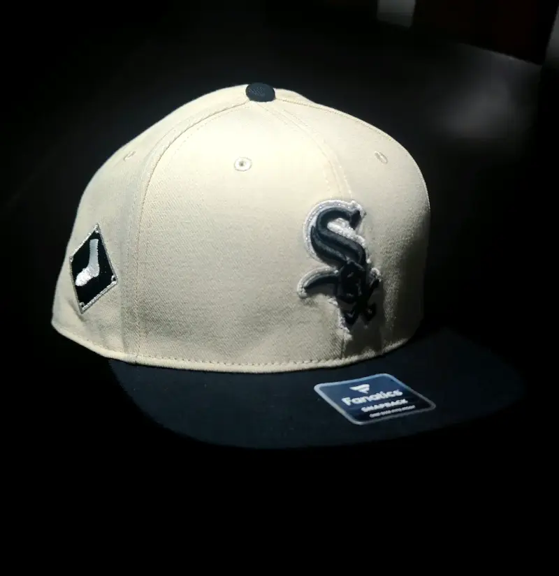 Gorra beige de Beisbol. - 1