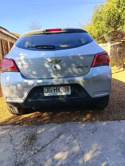 Chevrolet Onix 2017 1.4 - miniatura 1