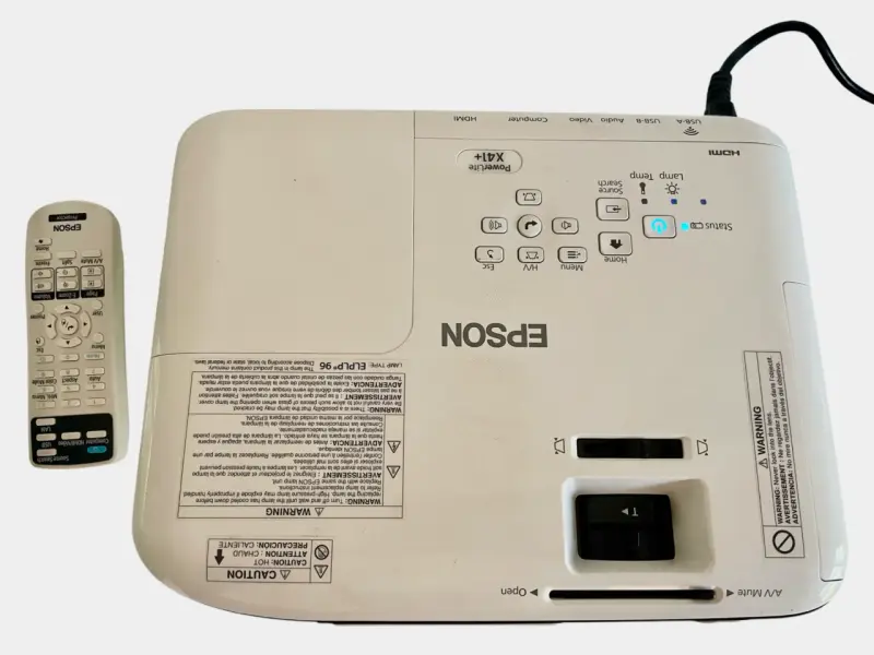 Discontinuado Proyector Epson PowerLite X41+ - 2