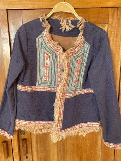Chaqueta étnica con aplicaciones  y flecos - miniatura 1