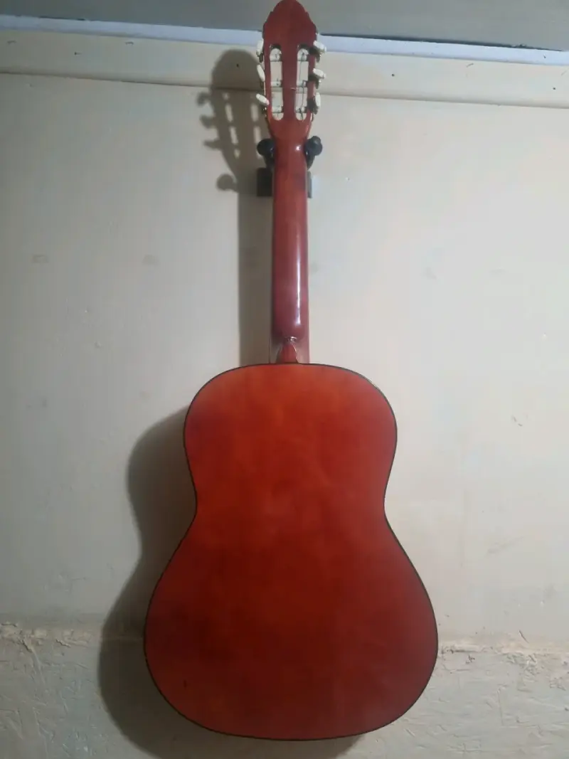 Guitarra acústica - 2