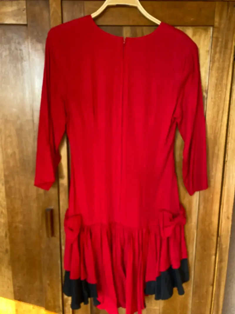 Vestido talle largo con detalles a los costados - 3