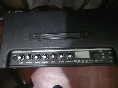 Amplificador Fender Mustang III V2 para guitarra - miniatura 2