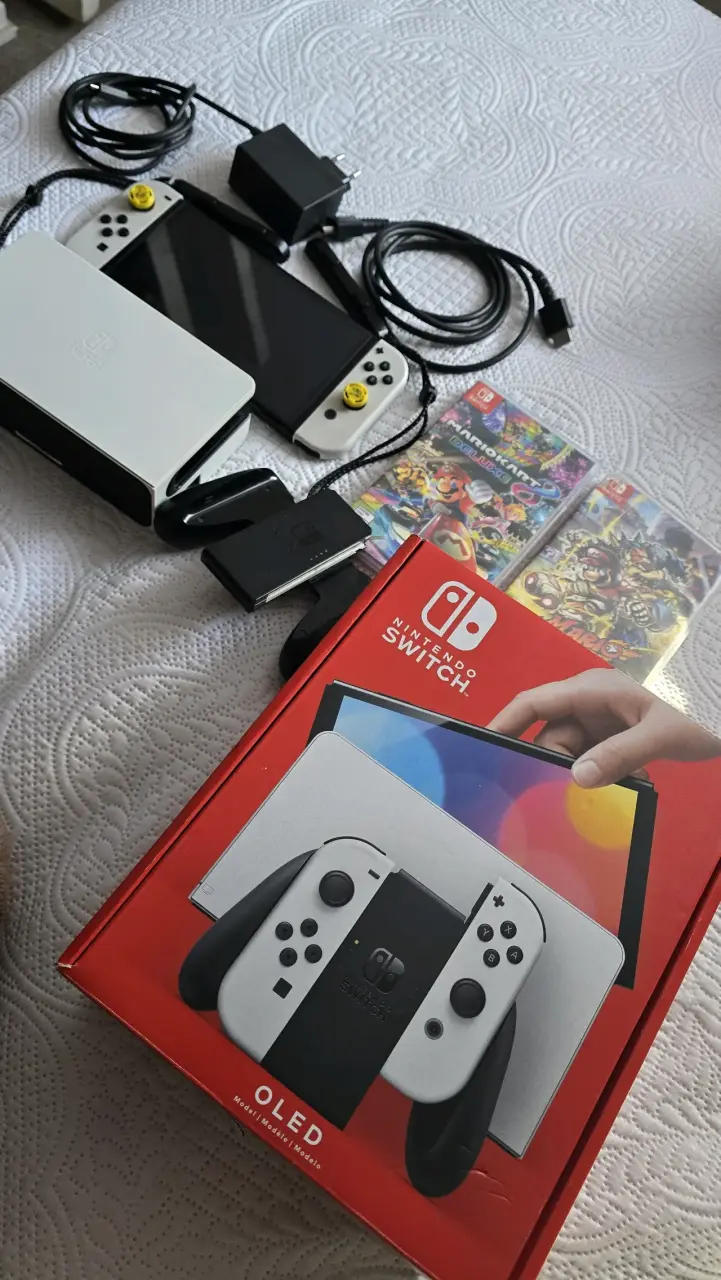 Nintendo Switch OLED con juegos - 1