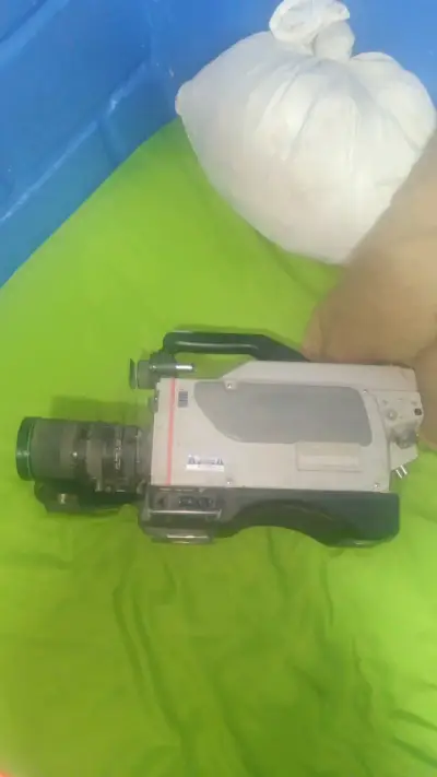 Cámara de video Sony DXC-M7 - miniatura 3