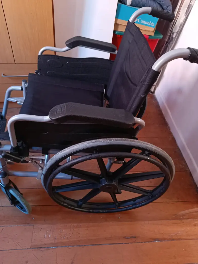 Silla de ruedas plegable ligera - 2