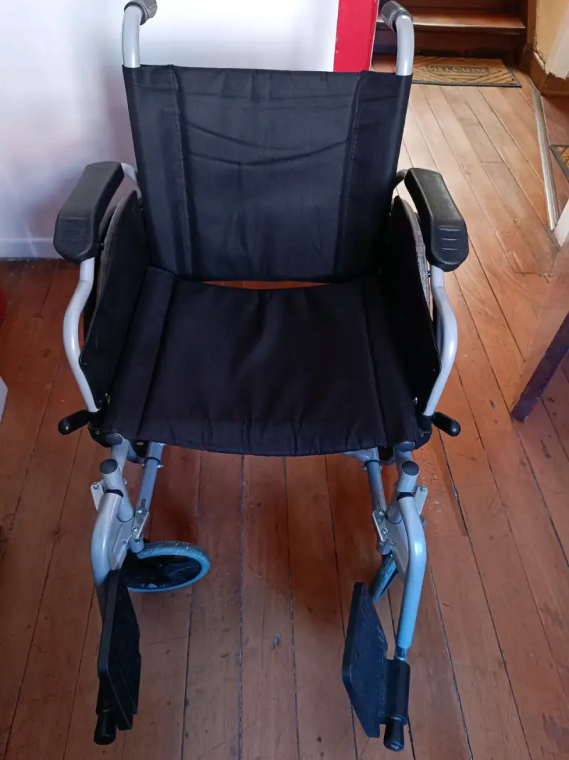Silla de ruedas plegable ligera - 3