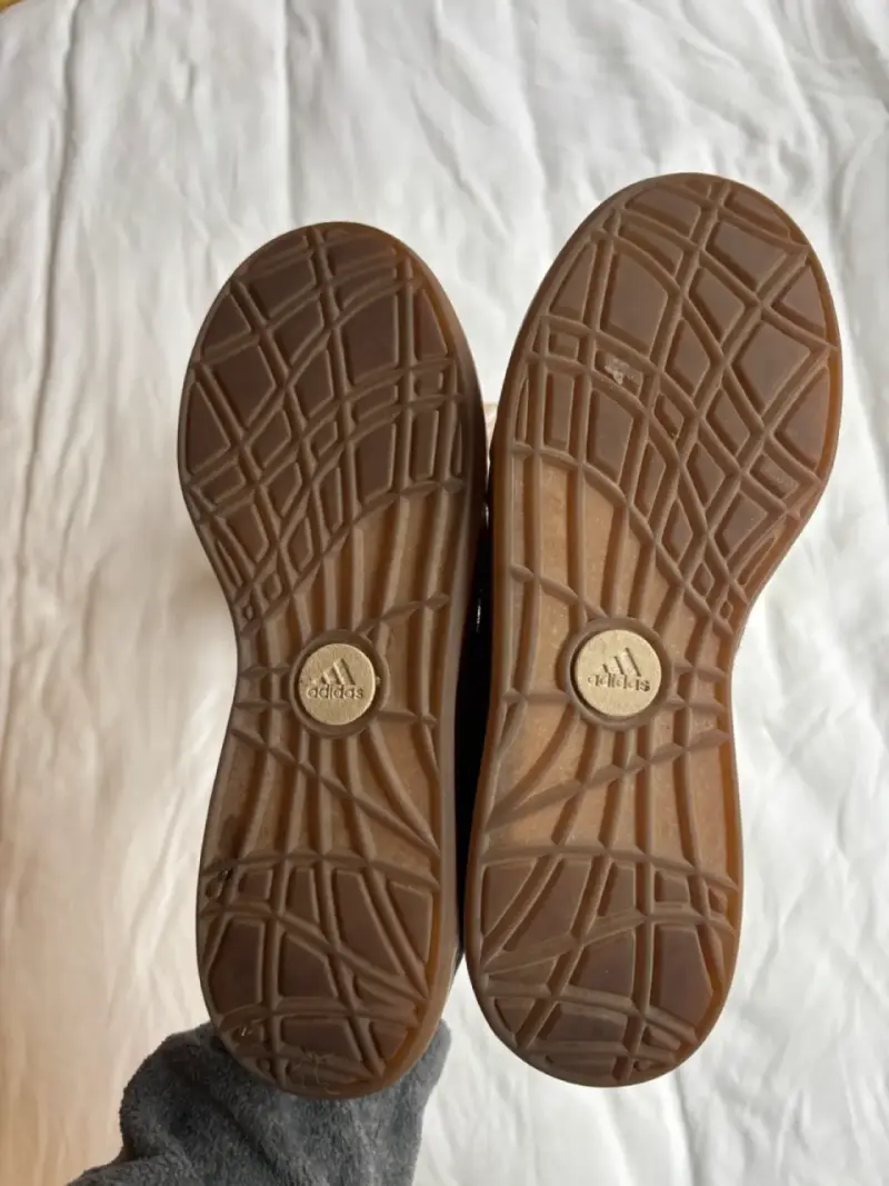Zapatillas Adidas de gamuza - 2