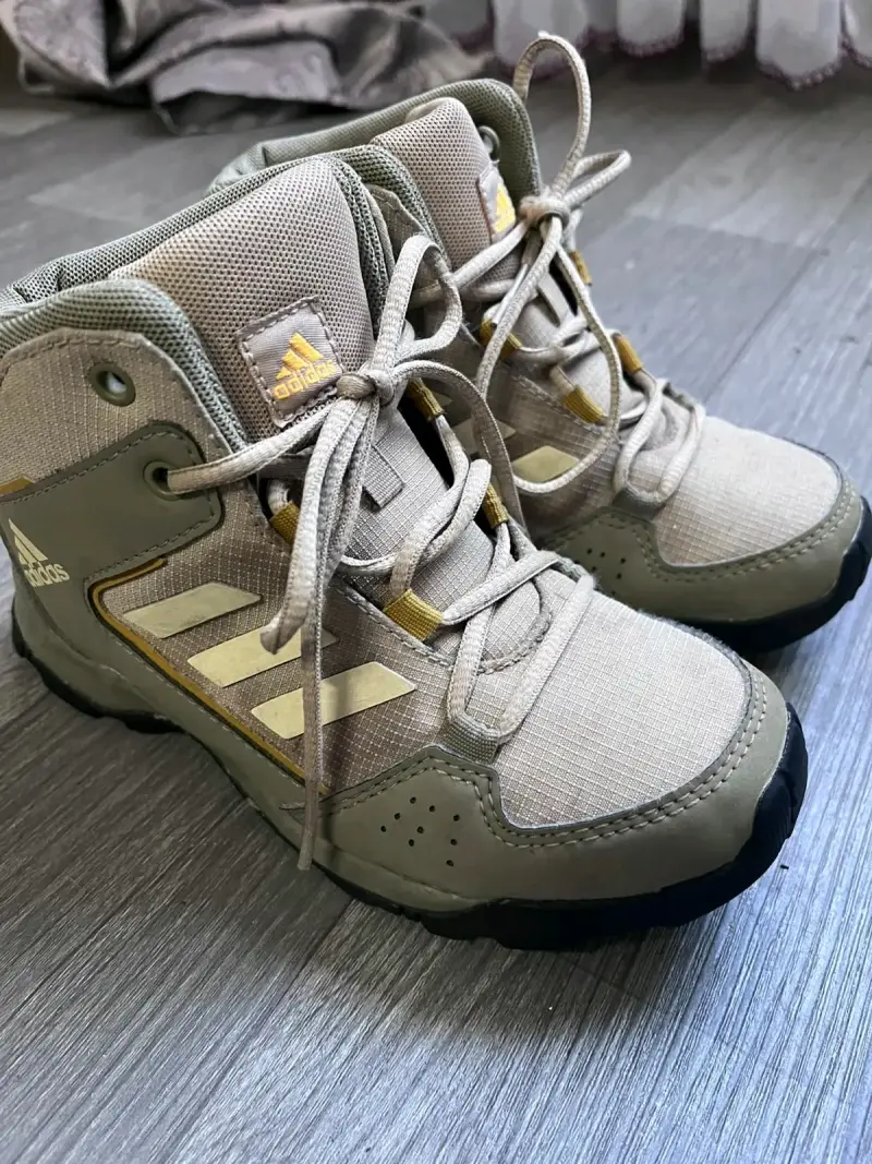 Botas de senderismo Adidas para niños talla 31