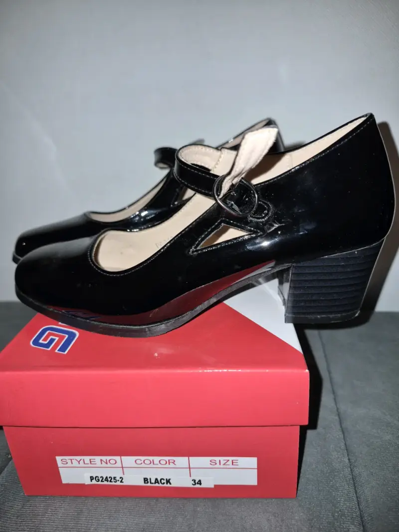 Zapatos de charol negro con hebilla talla 34 - 1