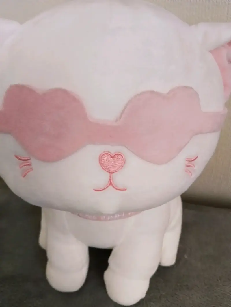 Peluche de gato blanco con antifaz rosa Miniso - 3