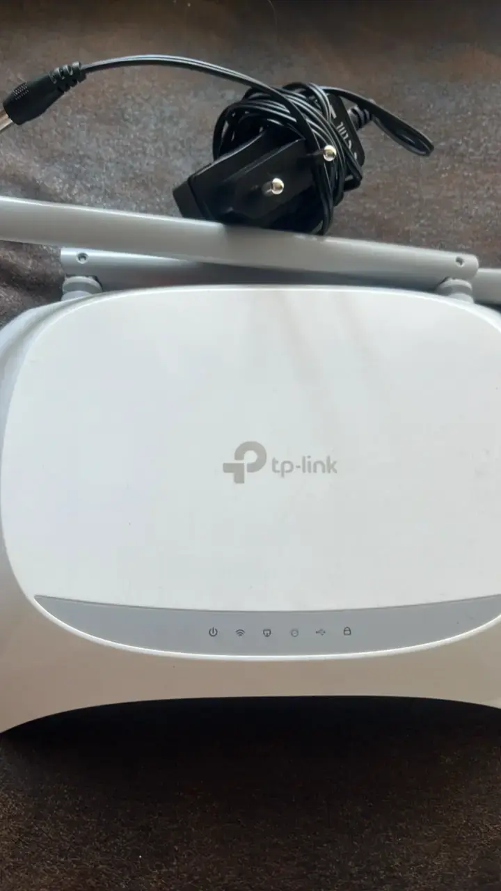 Router inalámbrico TP-Link con antena - 2