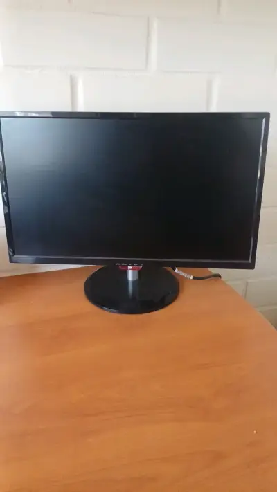 Monitor LED de 21,5 pulgadas en buen estado - miniatura 1