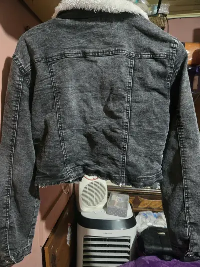Chaqueta de mezclilla con forro de peluche talla M - miniatura 4