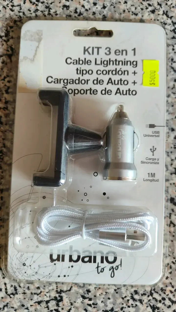 Kit 3 en 1 Urbano con Cargador de Auto y Cable Lightning - 1
