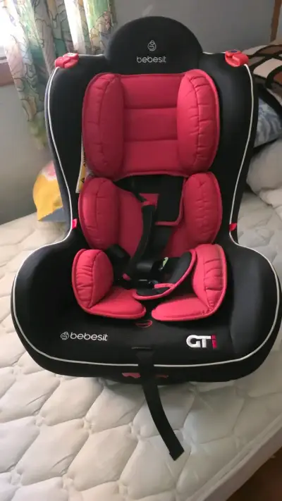 Silla de Auto Bebesit GTI Negra y Roja - miniatura 1