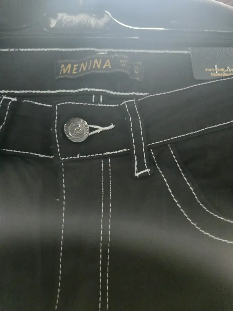 Jeans acampanados negros Menina - 1