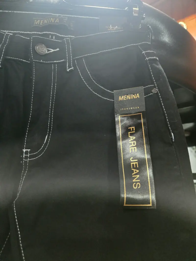 Jeans acampanados negros Menina - 2
