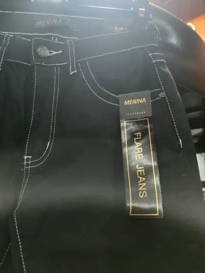 Jeans acampanados negros Menina - miniatura 2