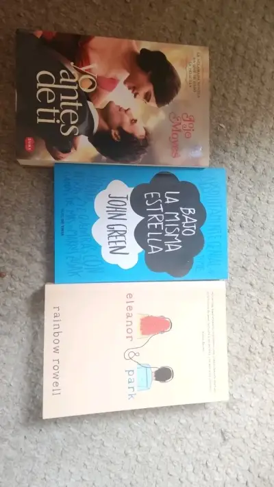 Lote de libros: Yo Antes de Ti, Bajo la Misma Est - miniatura 1